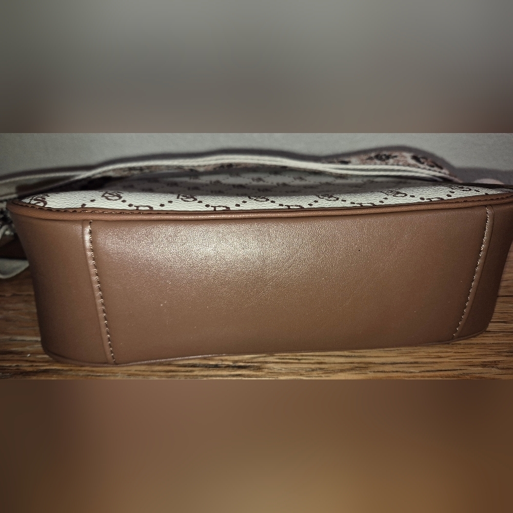 Bostanten Hobo Crossbody Bag - Picture 6 of 7